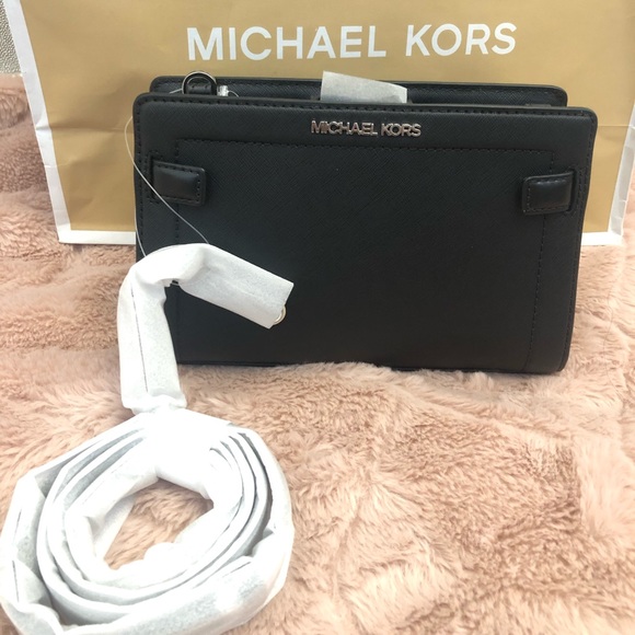 Michael Kors crossbody - Picture 1 of 5